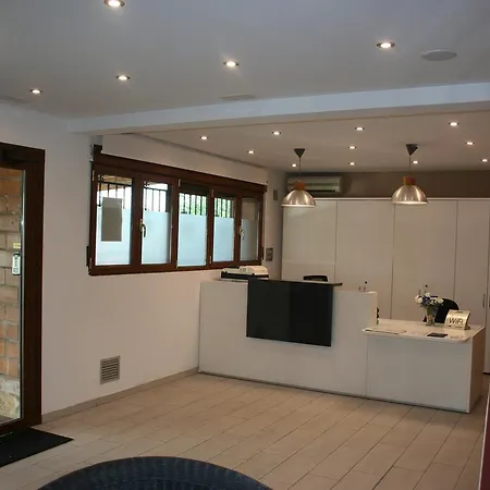 ゲストハウス ペンション アメツァガナ 2*